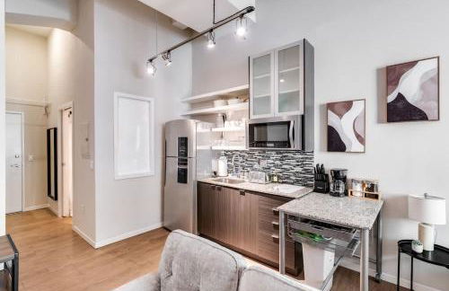 CBDOTR 24-7 Gym Pool Rooftop Steps to Stadiums - Foto 17