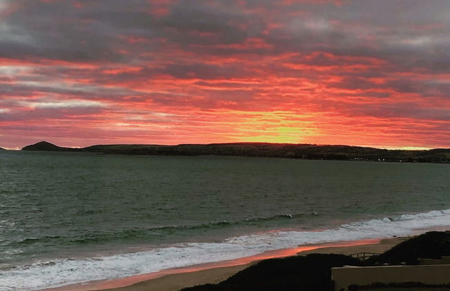 Southern Sands Beachfront Apartment - Photo 16