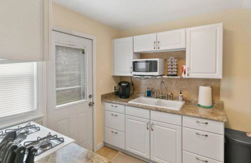 Downtown Libertyville Duplex Near Naval Base - Foto 5