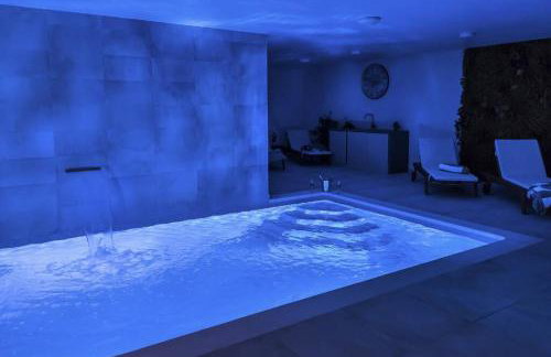 Villa Luxury Dream, Indoor Heated Pool, 7 persons, Sea Views, Omiš - Foto 18