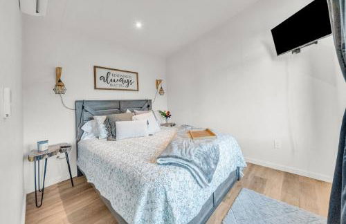 Tiny House on a Waterfall at Private Tiny Lake - Foto 18