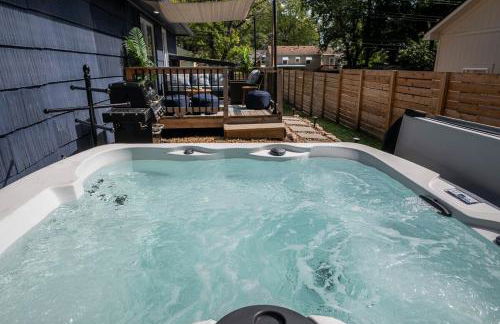 Modern Luxe 3B2B - Hot Tub - Game Room - EV Charger - Walk to Downtown LS - Foto 60