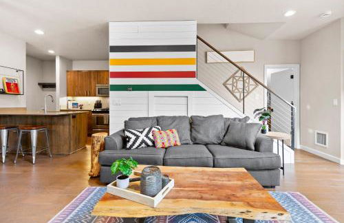 THE PENDLETON - Walkable - Arcade Loft - Modern- Light & Bright - Photo 12