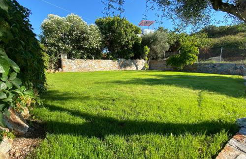 Chrisi Holiday Home - 500 sqm Private Gardens & Nature View - 300m by the sea - Photo 13