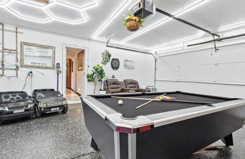 Family Fun 4-bedroom house House with Free Heated Pool & Hot Tub & Game Room & Mini Golf in Chandler - Foto 64