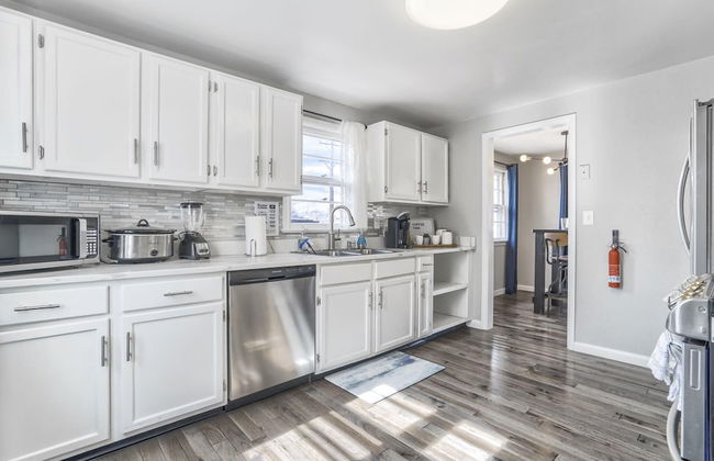 5BD Dog Friendly Family Getaway Near Downtown! - Photo 21