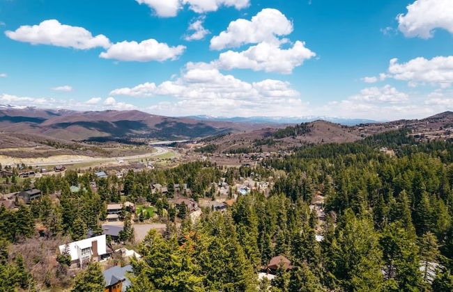 Reduced Nightly Rates! Park City Cabin, Hot Tub, Fire Pit - Sleeps 14 - Photo 125