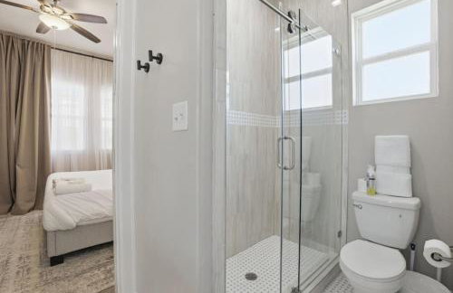 O14A Single Story 2BR King Beds Workspaces Gym - Foto 24