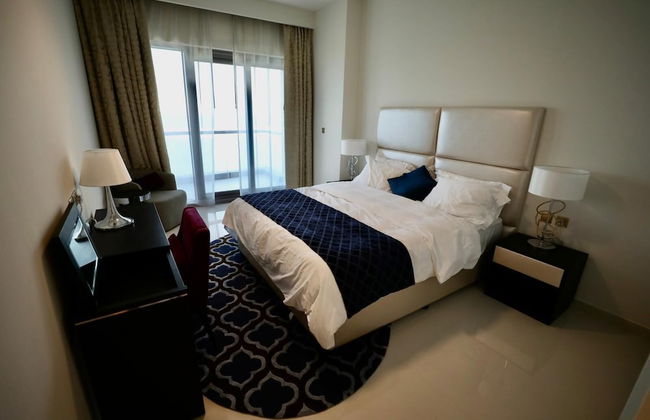 Waterfront 2 Bed Apartment Sleeps 4 With Parking - Photo 2