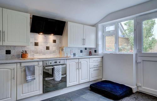 Norfolk Luxe Beach House Sleeps 8 Dog Friendly - Foto 27