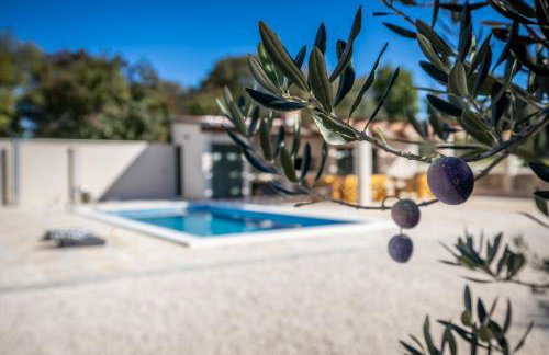 Villa Oliveto with pool - Photo 31