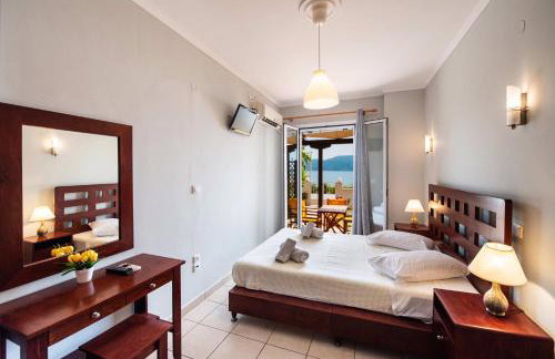 Irini Seaside Studios - Photo 5