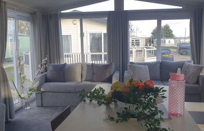 3bed Holiday Home in Clacton-on-sea, Sleeps 8 - Foto 1