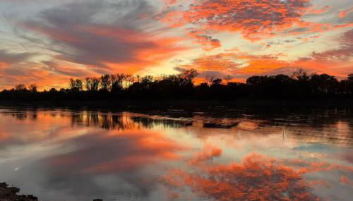 Waterfront 2 Bdrm Cabin with Best Sunset View and Huge Yard - Foto 2