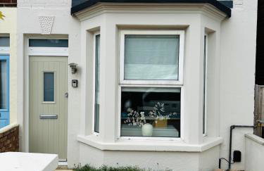 Brand New Cosy Cowes Cottage , 3 Bedroom, Sleeps 5 - Foto 28