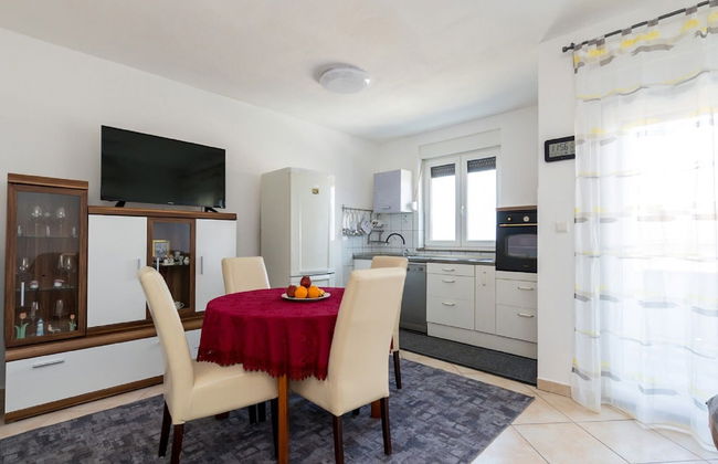 Simplistic Apartment in Malinska near Sea - Foto 22