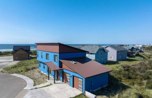 Brand-New Beach Retreat Hot Tub Sleeps 13 - Foto 5