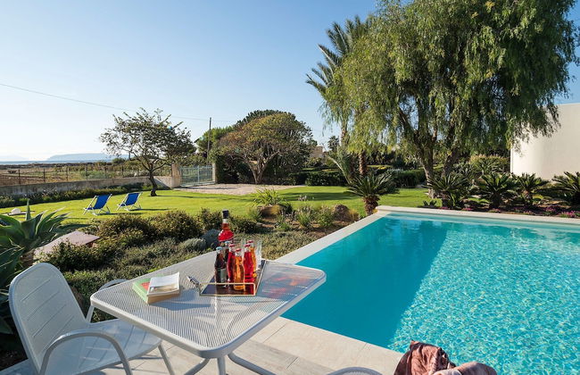 Villa in Trapani With Private Pool & Near Sea - Foto 32