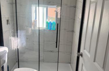 Charming Historic Home with Modern Comforts - Foto 32