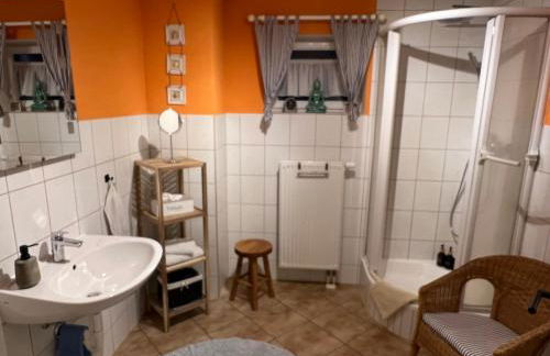 Souterrain-Ferienwohnung I 3-4 Pers I Garten & Gemeinschaftspool I Sachsenring - Foto 25