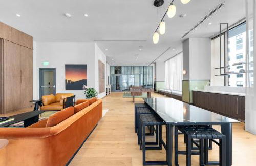 Chic Downtown Miami 2BR City Views Rooftop Pool - Foto 6