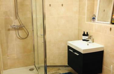 20 minute to central London beautiful apartment - Foto 8