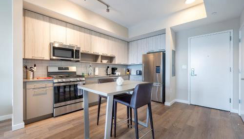 Gorgeous Apt w Harbor Views & Gym - Foto 2