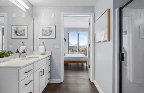 CozySuites Deluxe SDO Lawrenceville - Foto 17