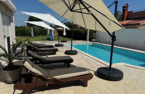 Valdebek Apartments with pool - Photo 33