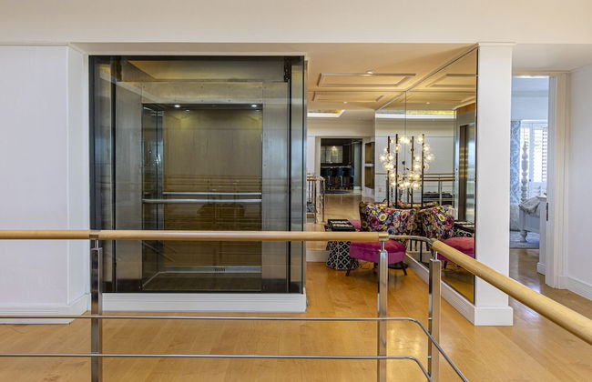 Clifton YOLO Spaces – Clifton Mansion Villa - Photo 5