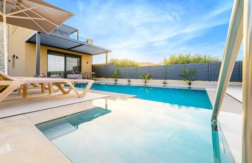 Petrus Luxury Villas in Old Hersonissos - 3 Bedrooms & 3 Bathrooms - Foto 8