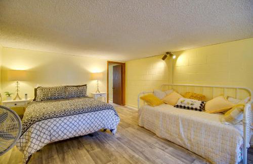 Dock and Water-View Deck Home on Lake Dardanelle - Foto 19