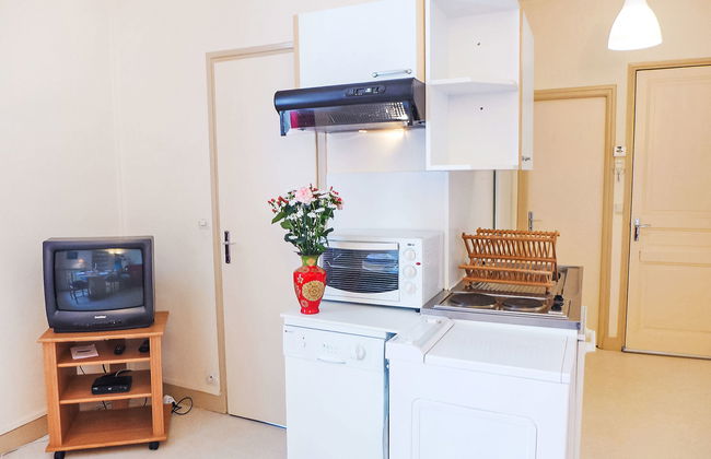 1 bedroom Apartment in La Richardais with garden - Photo 4