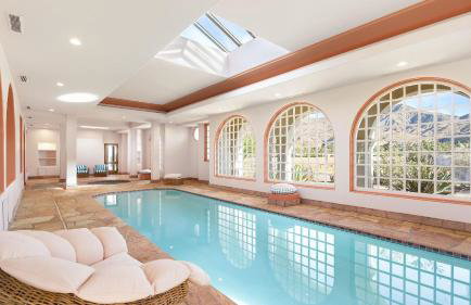 The Pond Estate by Avantstay Maximalist Designer Compound w/ 2 Casitas, Indoor + Outdoor Pools, Tennis Court, & Gorgeous Mountain Views 12k Sqft - Foto 11