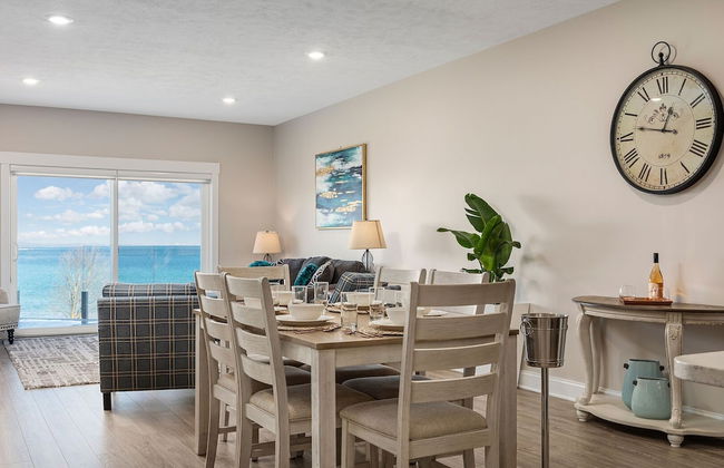 539 Bay St. Lake View Condo Unit 104E - Foto 12