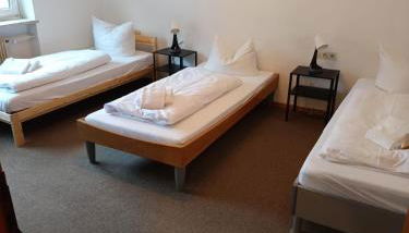 Wohnung mit 8 Einzelbetten - Monteure - Küche und Parkplatz - zentrale Lage - Foto 3