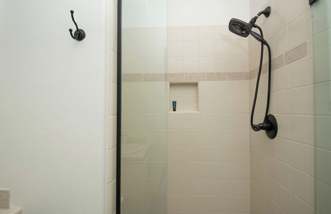 5BR Resort Style Entertainer with Pool, Spa, BBQ - Foto 30