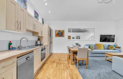 Garden Lodge With Parking By My Getaways - Foto 4