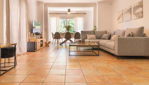 Casa familiar junto al lago con zona de juegos, cine y BBQ - Foto 2