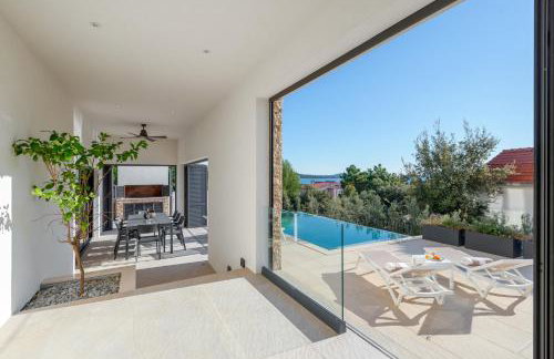 Sea Bliss Luxury Villa - Sevid - Photo 10