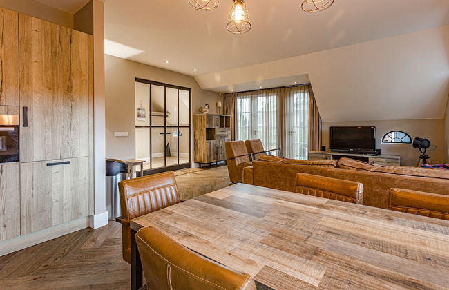 Charming Holiday Home in Nijverdal with Hot Tub - Foto 21