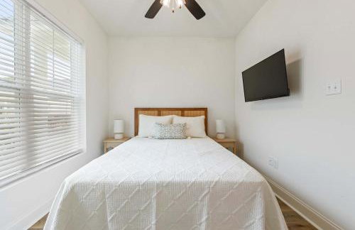 New Champion Cottage - 2BR Retreat Near Sportsplex - Foto 32