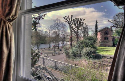 Beautiful period cottage, exceptional riverside location in the heart of Chester - Photo 17