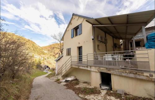 Maison cosy en montagne avec piscine chauffée - Foto 37