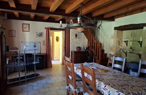 Le Vignal - Maison typique Périgourdine - Foto 12