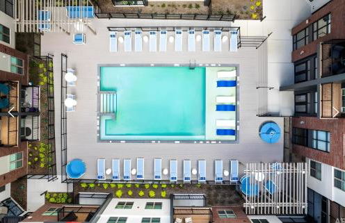 Pool with Free Covered Parking and Washer & Dryer in Unit - Foto 22