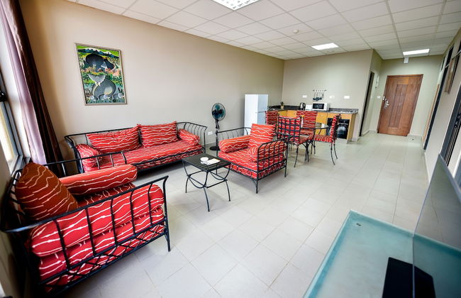 Boulevard Suites - Photo 18