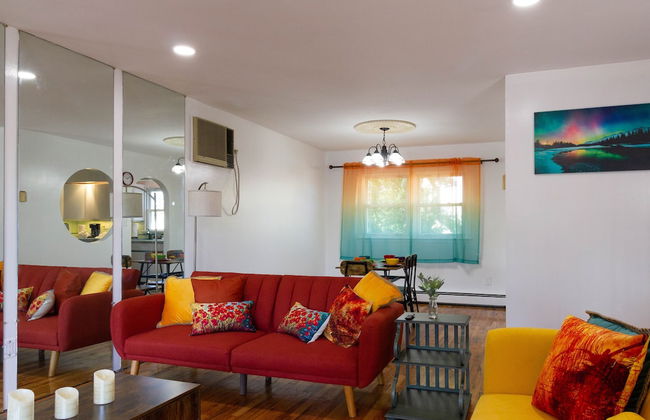 Cheerful & Beautiful 3-Bedroom Ranch - Photo 30
