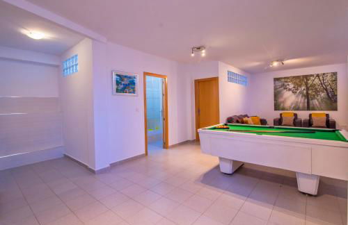 Villa moderna con piscina - Photo 29