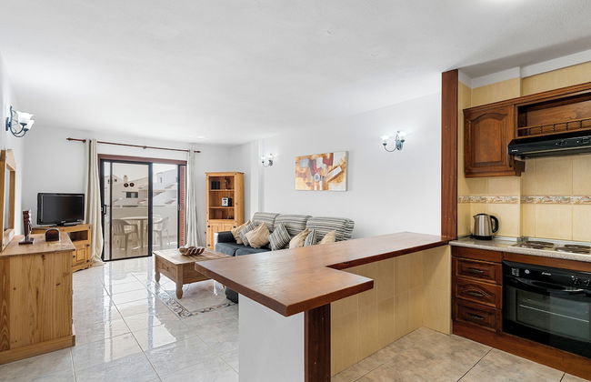 Paloma Beach Apartments - Photo 16